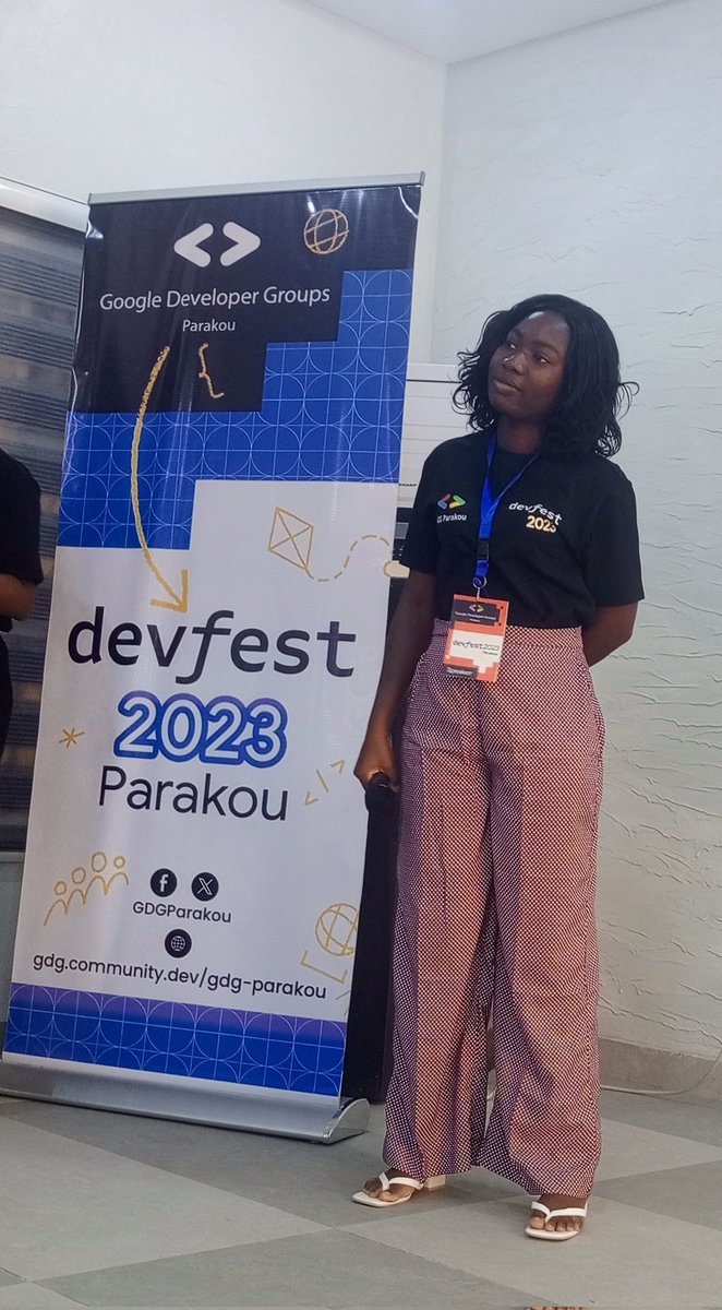 BAWAH Raïnatou au @GDGParakou #devfest2023 sur le thème 'Evoluer en tant que développeuse : Voies et conseils pour progresser dans la tech en 
tant que femme' avec @BienvenuZinse @SaidWede @zoulbarizi