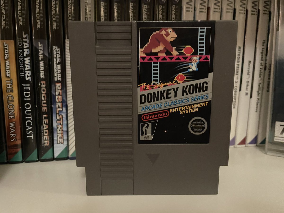 Retro_sheriffen's tweet photo. Hi everyone. I collect video games.
Here we have #donkeykong
It is an arcade game released by Nintendo in 1981. It is a platform game, as the gameplay focuses on maneuvering the main character across a series of platforms while dodging and jumping over obstacles. 
#nes #nintendo https://t.co/eCqTUXmwem