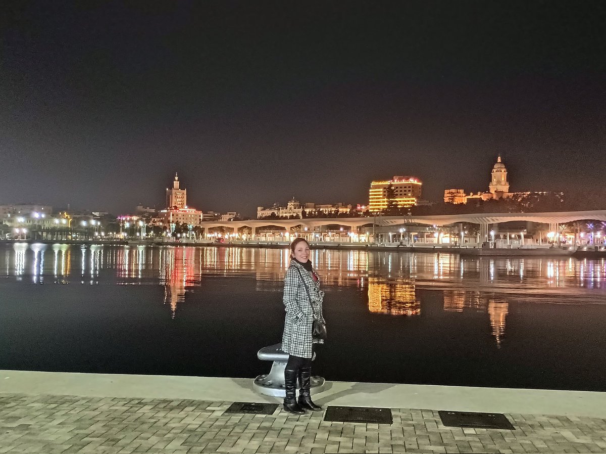 Trocitovida27's tweet photo. Si me pierdo, buscadme aquí... #Muelle1 mi rincón favorito, #MálagaLaBella 💚💜🫶 https://t.co/riyBDrHRMH