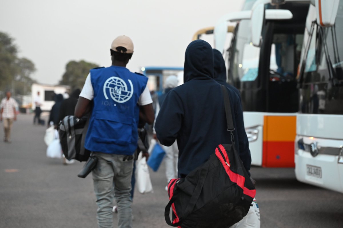 Our team received the migrants and provided them with immediate assistance including: 

🎒 Non-food item kits
🏘 Temporary accommodation
⚕ Medical and psychosocial screenings

“I glad to be back home, safely. My family will be very happy to see me,” says Edirisa.

#MPRRSSA