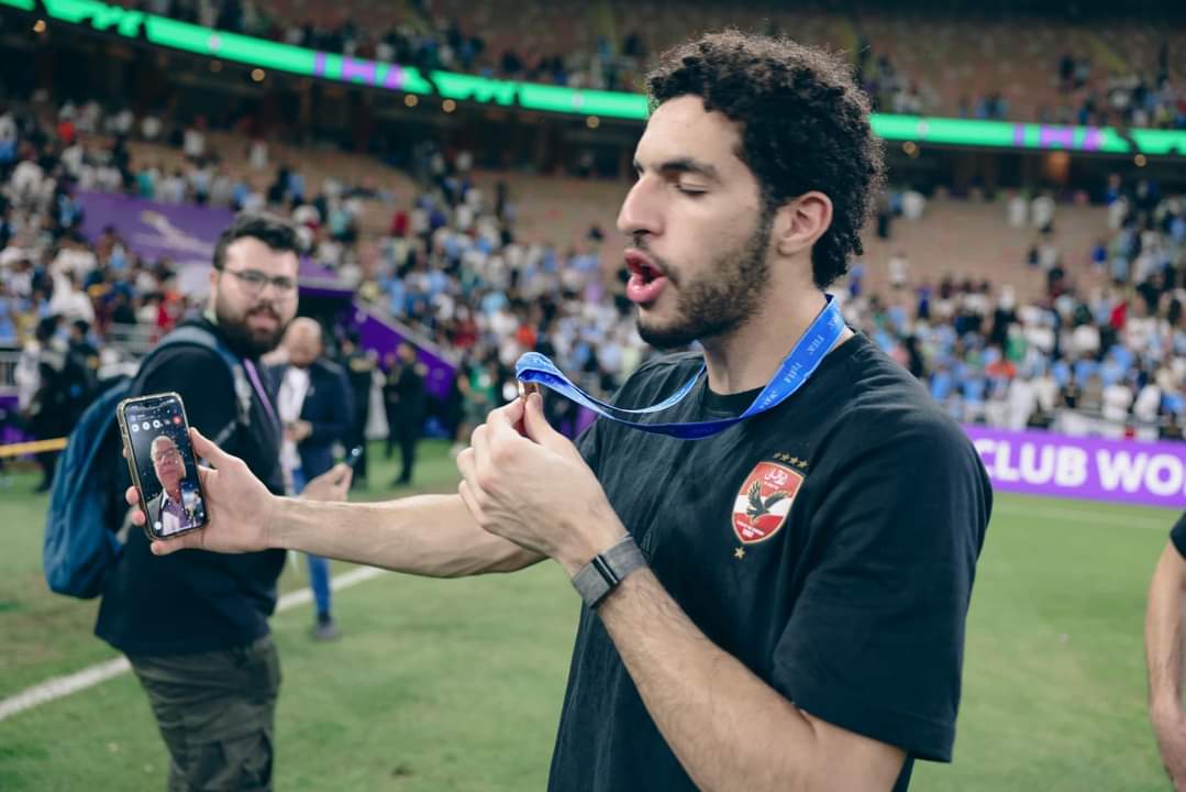 𝒄’𝒆𝒔𝒕 𝒕𝒓𝒆̀𝒔 𝒑𝒂𝒓𝒕𝒊𝒄𝒖𝒍𝒊𝒆𝒓 ♥️♥️ <a href="/oufashobeir/">Mostafa Shobier</a>