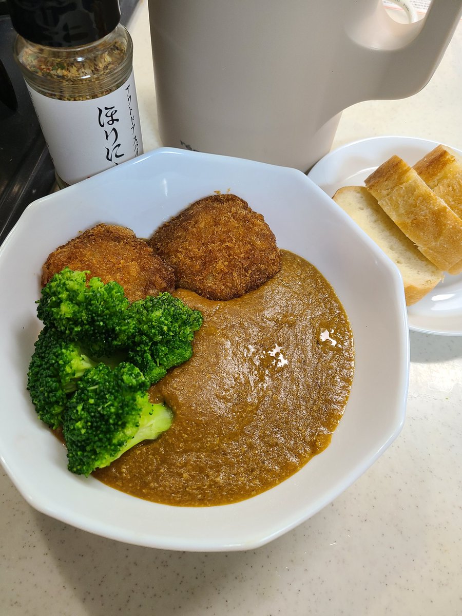 hatahata0121's tweet photo. 今日の晩ごはんはカレー✨
レコルトで【SOUP & OKAYU】ののちに【JUICE & CLEAN】を選択したらペースト状になりました。
LA TERREのクリスマスカップを購入。
#レコルト #AutoCookingPot #おうちごはん #自炊 https://t.co/LEQL5elyh8