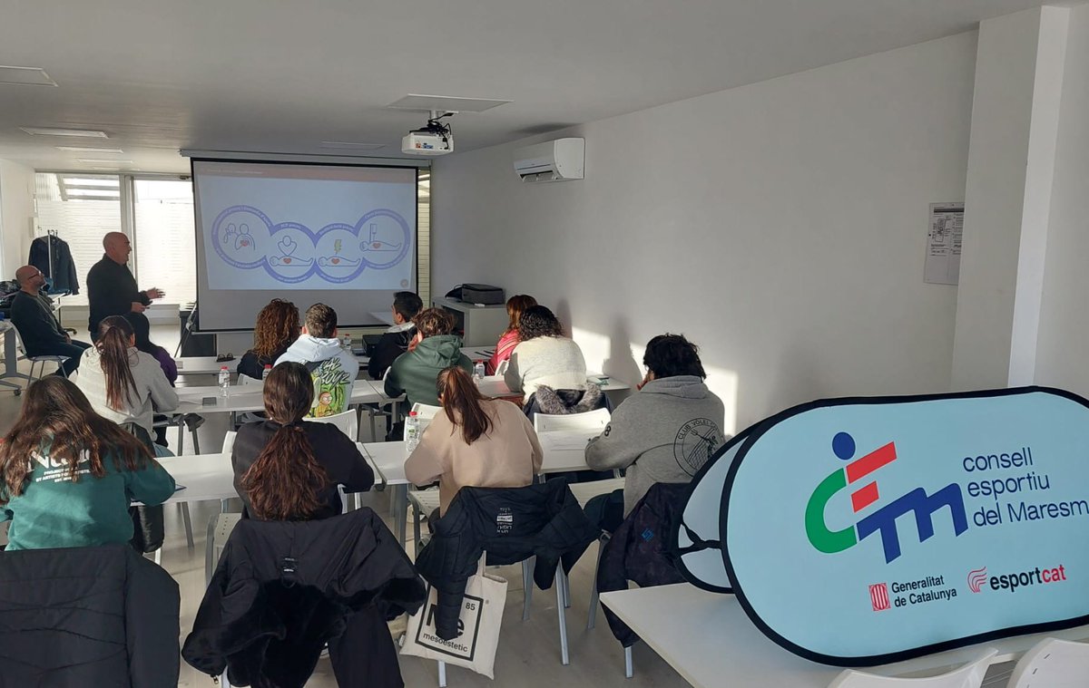 CEMaresme's tweet photo. Avui finalitzem les activitats del 2023 amb un curs de DEA i suport vital bàsic amb la col·laboració de @ajalella. 

@esportcat @ccmaresme @EsportiuMaresme @EsportsDiba

Bon Nadal i Feliç i Esportiu 2024! https://t.co/a5BLet1YIY