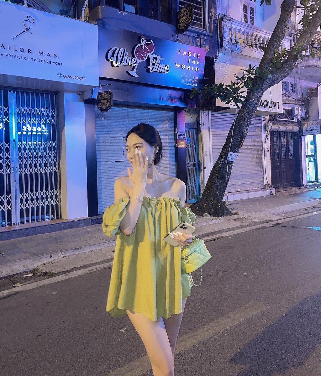 tamure tektite slightingly
Tôi là một cô gái yêu thích âm nhạc và muốn tìm một người bạn đặc biệt để cùng đi dạo và hát những bài hát yêu thích. Bạn có muốn cùng tôi tạo nên những âm điệu đáng nhớ không?