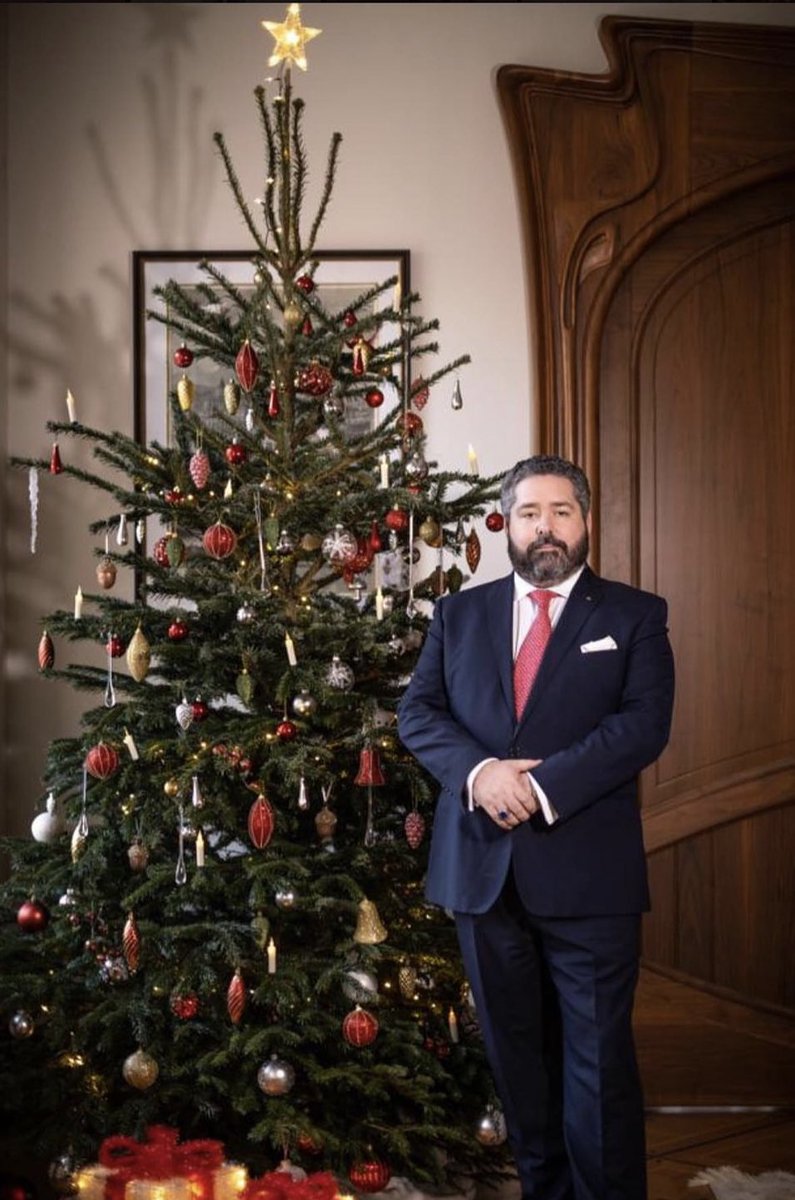 GM_Romanov's tweet photo. Нарядил ель и стою.
А вы нарядили ель ? https://t.co/39dH5BERnm