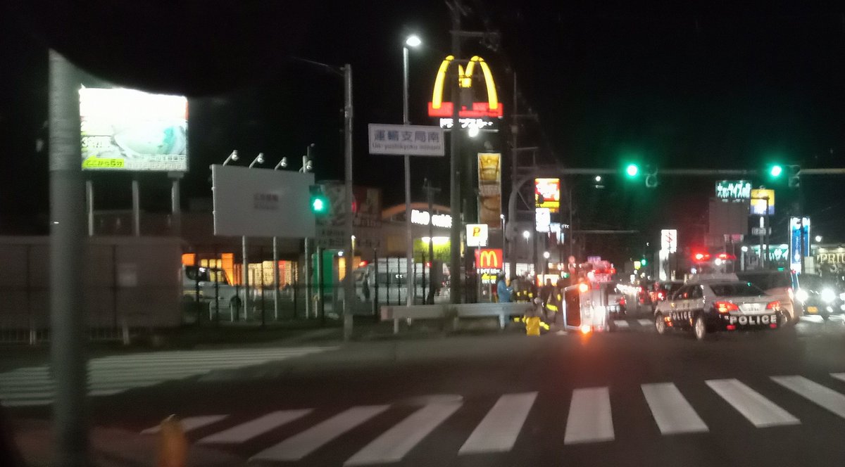 SYRUP35429's tweet photo. １７０号線
運輸支局南交差点
マクドナルド付近で事故
車横転して、渋滞してた。
抜け道いったほうが良い https://t.co/MlMIV0obGi