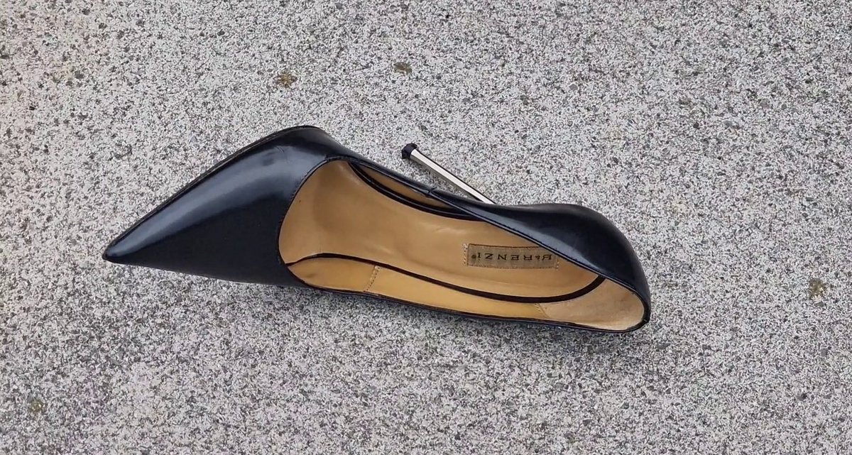 HelenaAbramov's tweet photo. New one shoe video in my Video Clipstore:
https://t.co/rJVhhGPMaa
😘😘😘
#lostshoe #oneshoe #oneshoeoff #nylonsoles #pantyhose #highheels #nylons #toefetish #smellfeet #suntanpantyhose #oneshoeonly #dirtyfeet #dirtyfeets #dirtysoles #dirtytights #Schuhklau #pantyhoseunderjeans https://t.co/Nnvw67lLGV