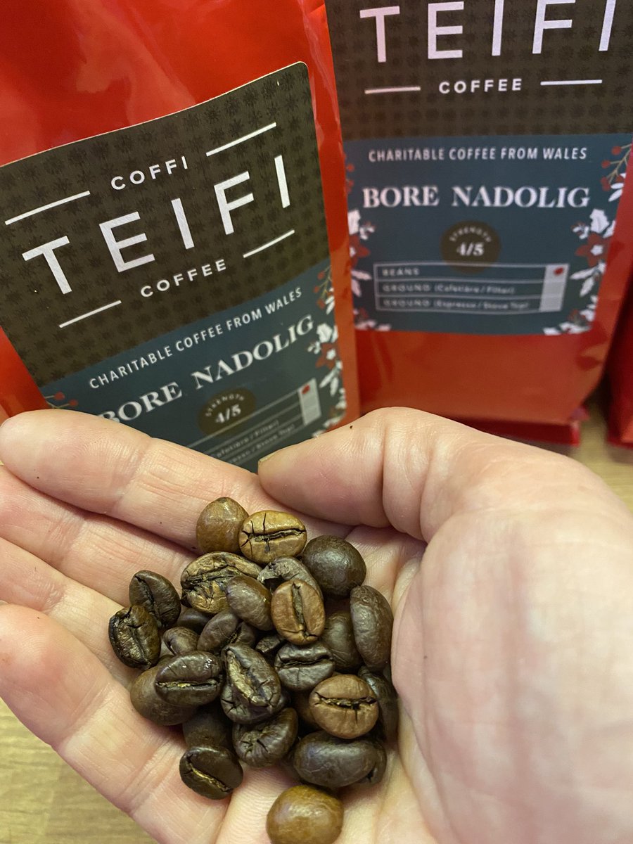 As we start back on our shoutouts. This morning it goes to @TeifiCoffee with their wonderful Bore Nadolig coffee beans, beautiful for getting ready for the season with a slice of @JenkinsBakery fruit cake. Wonderful charitable coffee and a great local bakery #shoutoutwales