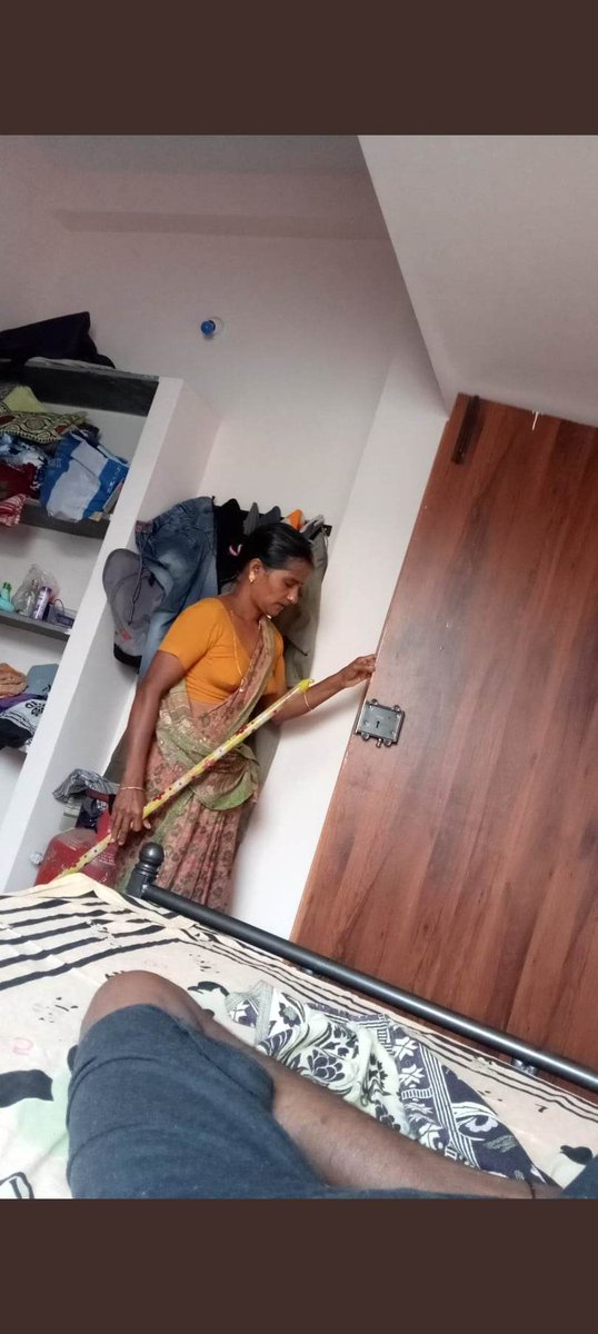 வீட்ல யாரும் இல்லாத அப்போ... Housekeeping aunty என் room aa clean panna வர sollu van... அவங்களும் vanthu நல்லா company கொடுத்து வேல செஞ்சிட்டு போவங்க...🖕🍌🍾💧