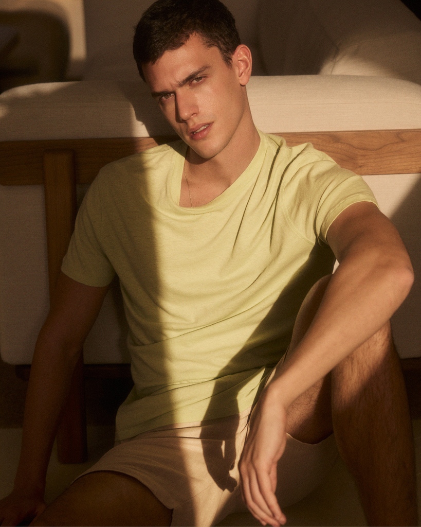 Out of office? Crafted from the softest cottons and finest fabrics for easy versatile styling. Perfect for holiday drinks and out-of-office lounging in equal measure.

frescobolcarioca.com