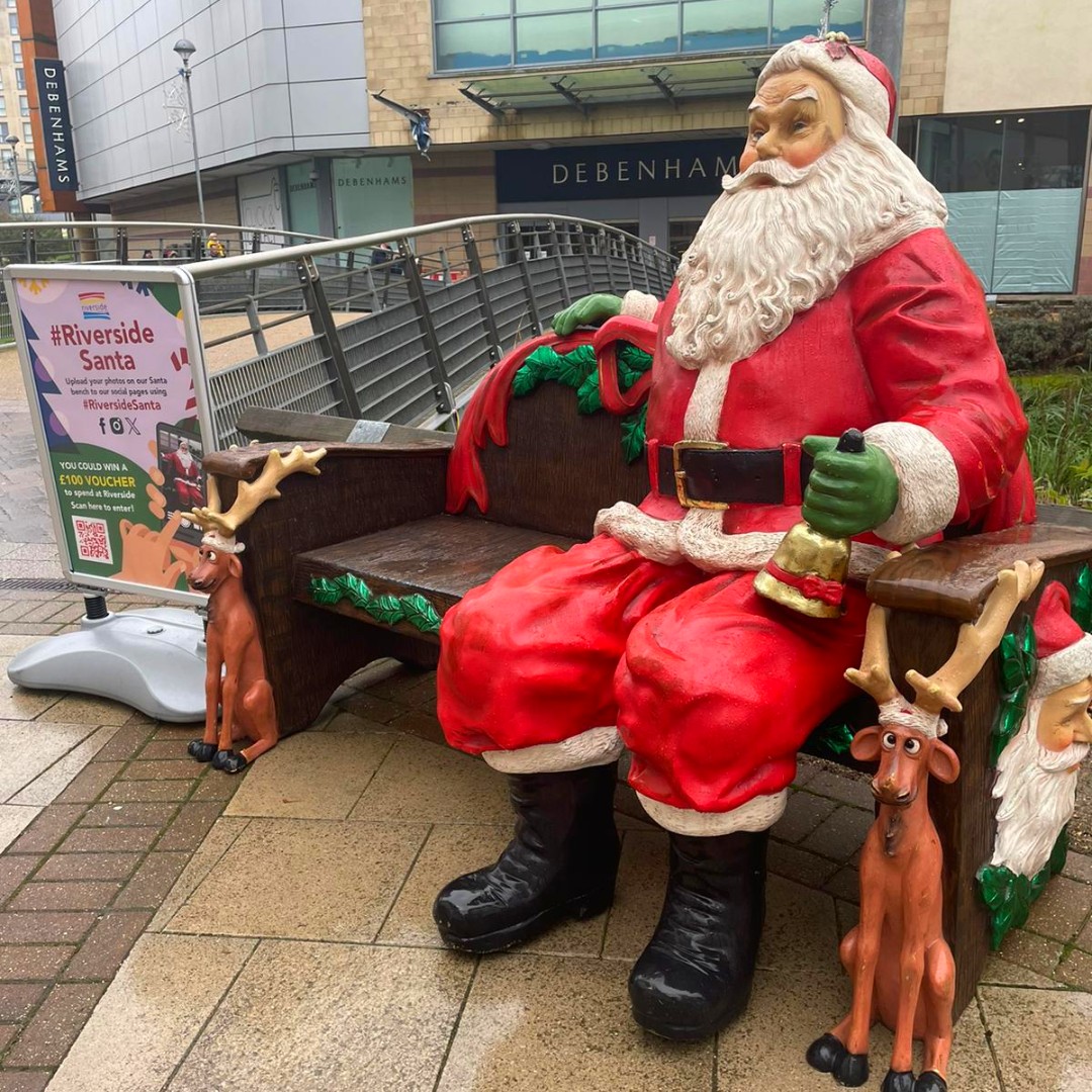 Not long to go until our Santa Bench competition comes to a close! 🎅 Don't miss out and visit our top/pinned Facebook post for more information! 🎄🎁