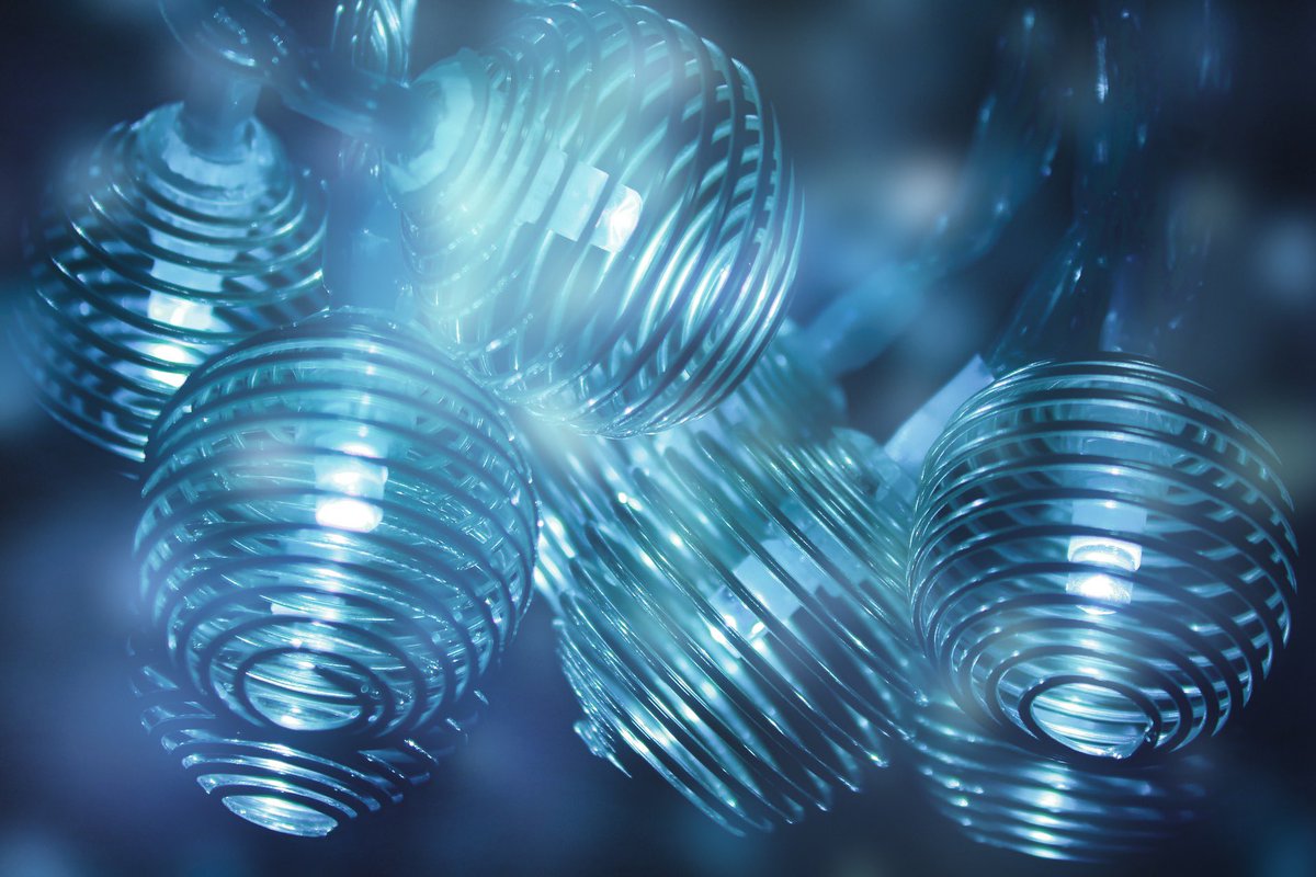 Aquí os dejamos unos consejos para evitar incidentes estas navidades dentro y fuera del hogar 👀 ℹ️➡️ bit.ly/3RUNKlJ