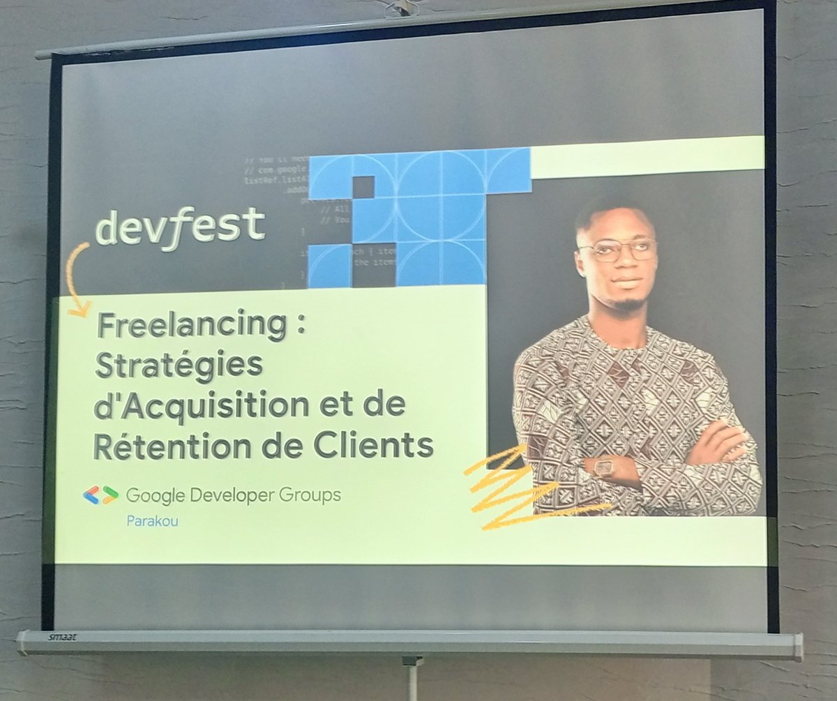 @Xgbenakpon nous parle des stratégies d'acquisition et rétention de clients au @GDGParakou avec @BienvenuZinse @SaidWede @magnon__belinda @zoulbarizi #Devfest23