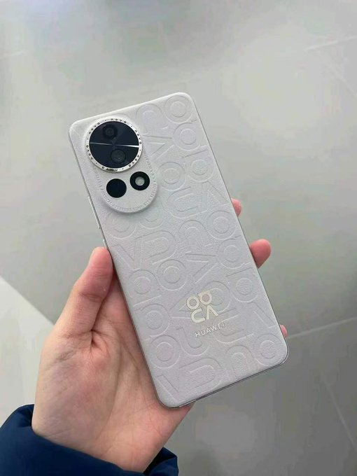 technomania0211's tweet photo. Huawei Nova 12 Pro and Ultra live images!
#Huawei #Nova12Pro #Nova12Ultra https://t.co/q4CYaQ2cfg