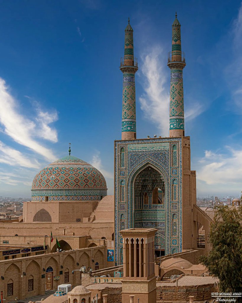 VisitIran3's tweet photo. The Jāmeh #Mosque of #Yazd, #Iran  
This 14th-century mosque is still in use today. It is a fine specimen of #Persian #architecture. The Jameh Mosque has the tallest portal of all mosques in Iran. 
📸: Seyed Mohammad Ahmadi
#ایران، #یزد
مسجد جامع https://t.co/mmGwvYclVp