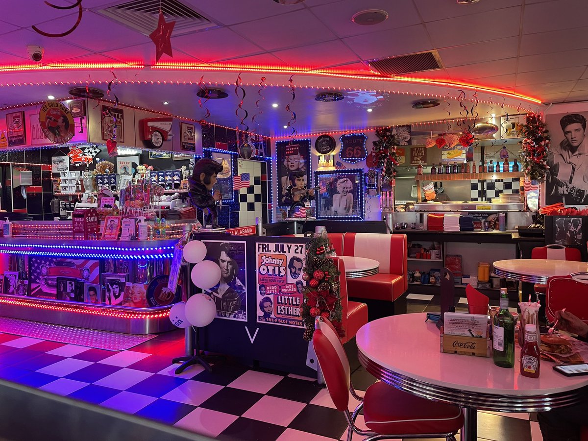 Enjoyed ending the working year yesterday morning with a trip to Haynes Motor Museum 🕺🏻

We wish all our clients, suppliers and friends well over the festive period.

Time to enjoy a rest until 2nd Jan! 🎄