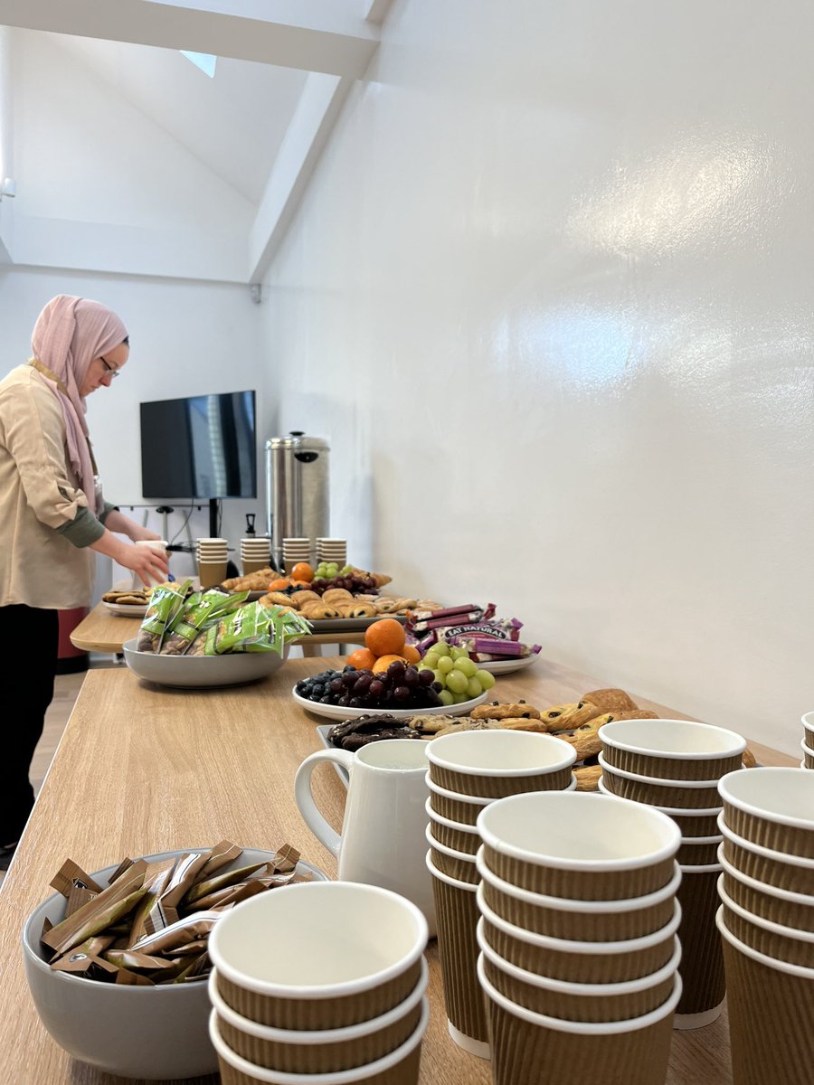 CMC_Cambridge's tweet photo. Set up is underway for this morning’s #ParadigmsofLeadership event with Shaykh Abdal Hakim Murad! https://t.co/UOfYI778OA