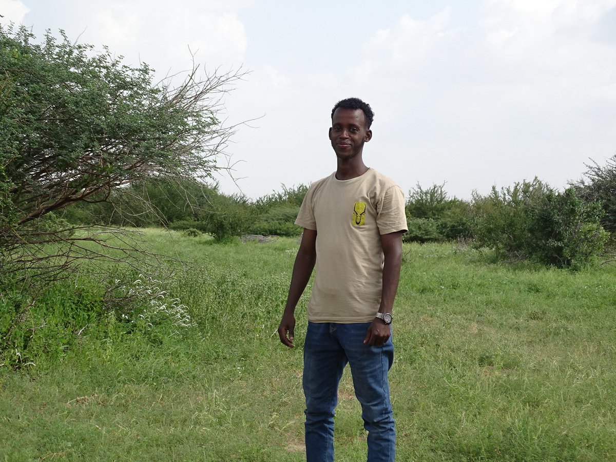 Lost in the wilderness, but finding myself in the beauty of nature's embrace. 
@BuraEast20 @hirola_program
@somali_giraffe @nomad_birder 

#hirola #somaligiraffes #Garissa #KenyaSomaliaBorder