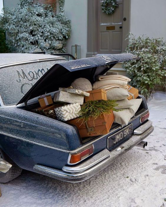 25Circus's tweet photo. Driving home for Christmas.
.
.
.
#drivinghomeforchristmas #christmas #christmaseve #christmastree #christmasjoy #winter #drivinghome #christmasdecor  #christmasmovies #happyholidays #drivinghomeforchristmas #ilovechristmas #christmasmagic  #circus25 #connaughtstreet #london https://t.co/QTrvYZ33cP