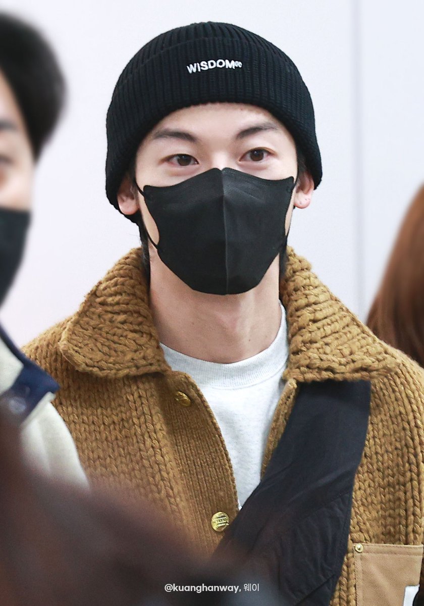 231223 GMP 입국 #허광한

추워서 눈 잔뜩 빨개졌으면서 손 흔들어주는 너는 바부사랑강아지야 ૮₍｡ ʚ̴̶̷̆ ̯ʚ̴̶̷̆ ｡₎ა