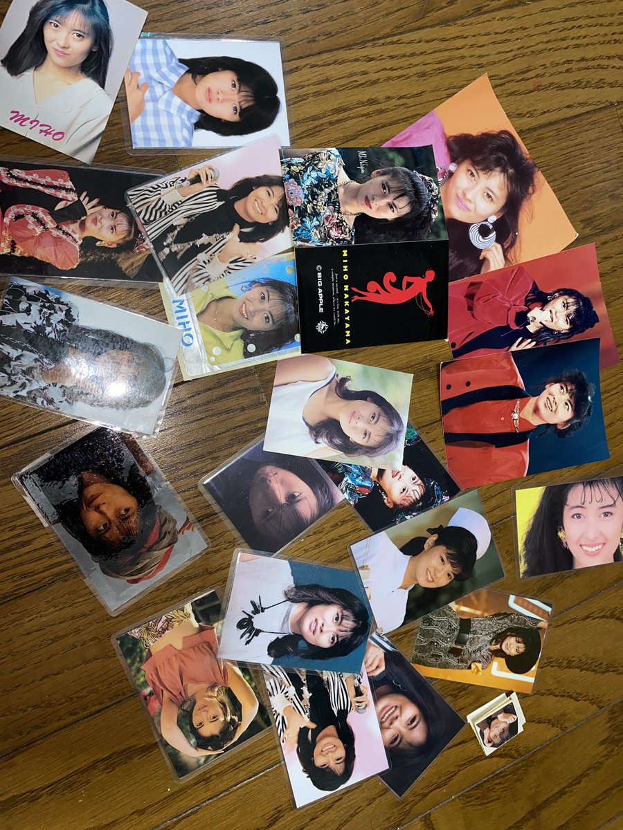 M75012798's tweet photo. 整頓してたらお父さんの小学生の頃の宝物色々発掘した！！✨
中山美穂めっちゃ出てきた笑笑
#中山美穂 https://t.co/BA4mKcTfjb