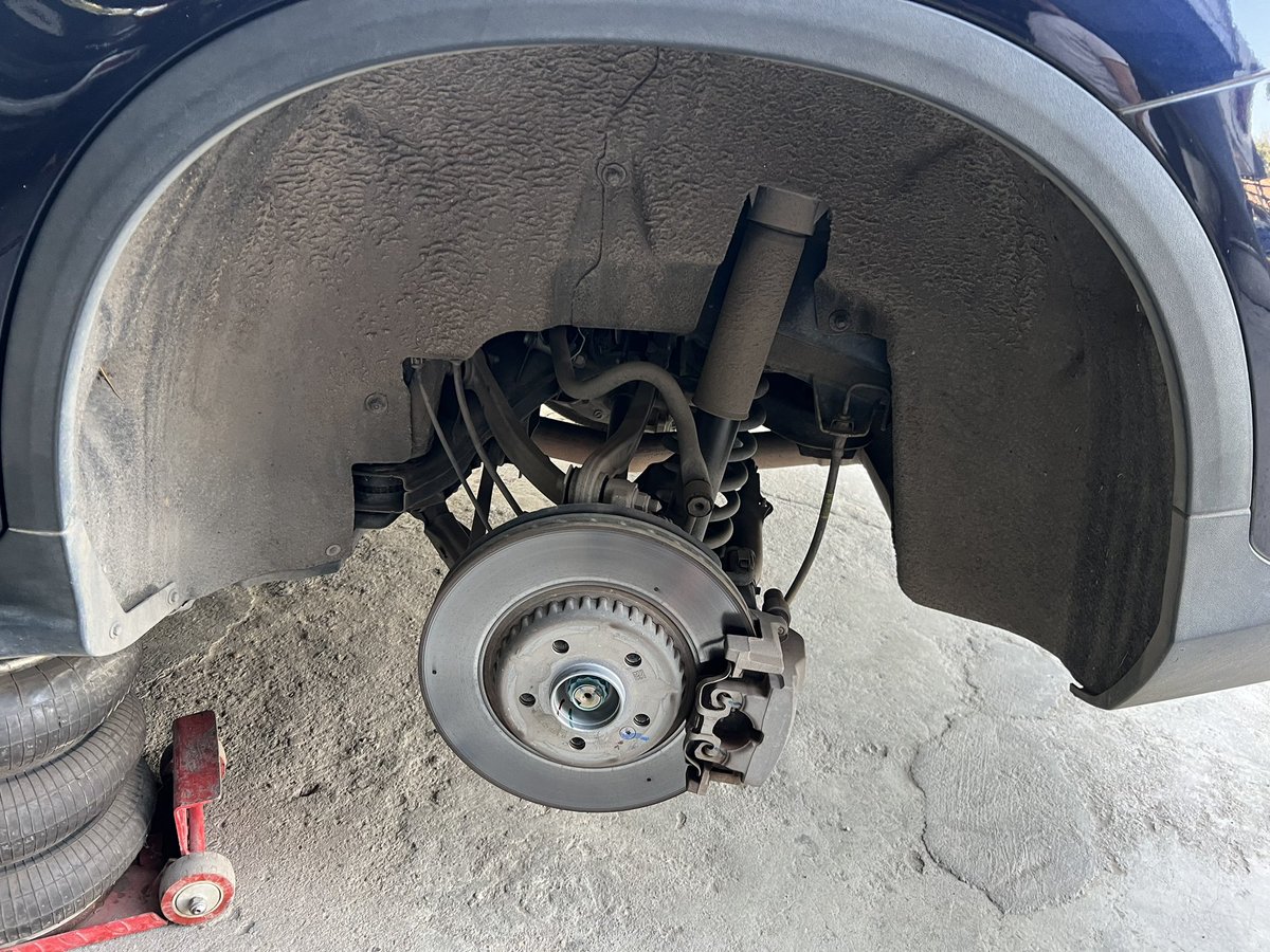 TheSwamy's tweet image. Fixing a flat tire at a local tire dealer - the young man insisted that I read their company policy and agree to only pay if satisfied with their work. He used  #ZohoCRM &amp;amp; pulled up my history with them. Turns out I’ve been visiting the store longer than he has worked here - but…