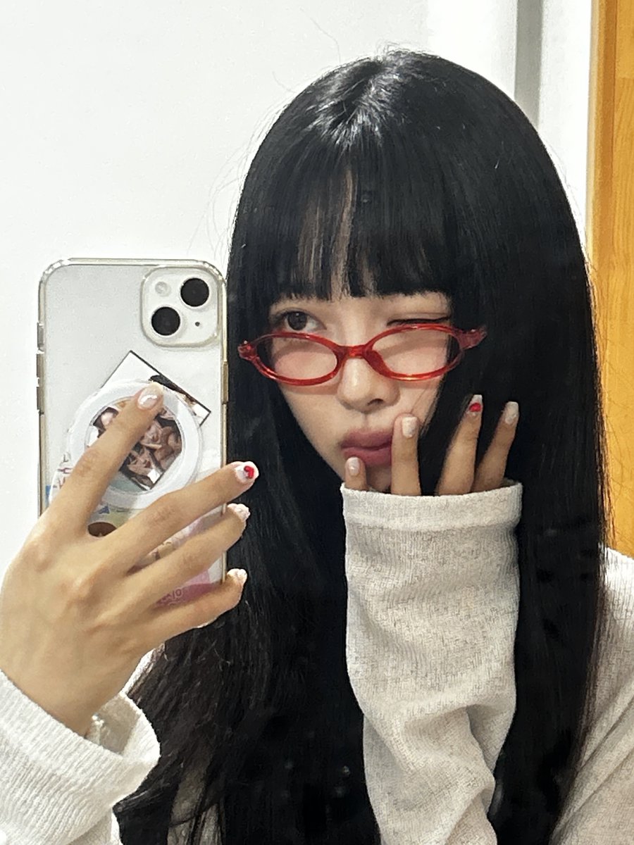 geeniusofficial's tweet photo. As I promised 🥰

#예영 #Yeyoung 
#Geenius #지니어스 https://t.co/yfYS0cz6CO