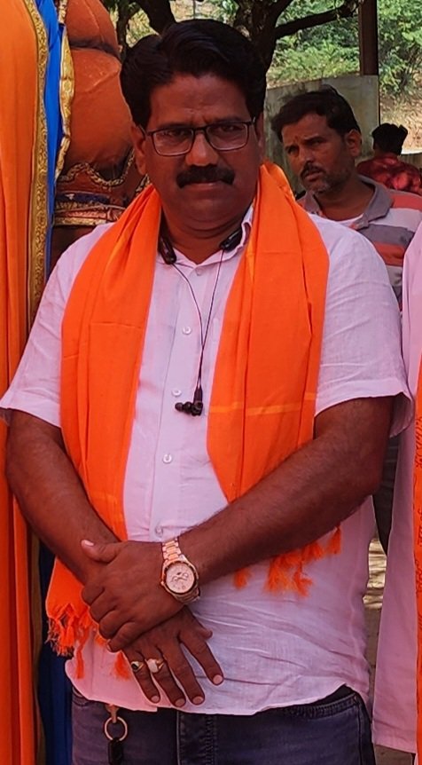 ಇನ್ಮೇಲೆ #ಕೇಸರಿ ಶಾಲು ಹಾಕೊಂಡು #ಕಾಲೇಜಿಗೆ ಹೋಗಬಹುದು ಯಾಕೆಂದರೆ ಇದು ನಮ್ಮಿಷ್ಟ..!! 
ನಮ್ ಸಂಸ್ಕೃತಿ, ಸಂಪ್ರದಾಯ ನಮ್ ಹೆಮ್ಮೆ..🚩🚩