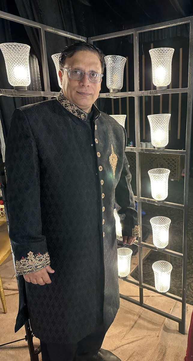 MasoodUsmani5's tweet photo. یوں الزام تراشیوں سے بہتر تھا🥀
ہم کتنے برے ہیں ہم سے ہی پوچھ لیتے🖤 https://t.co/5Wr7n3bdEd