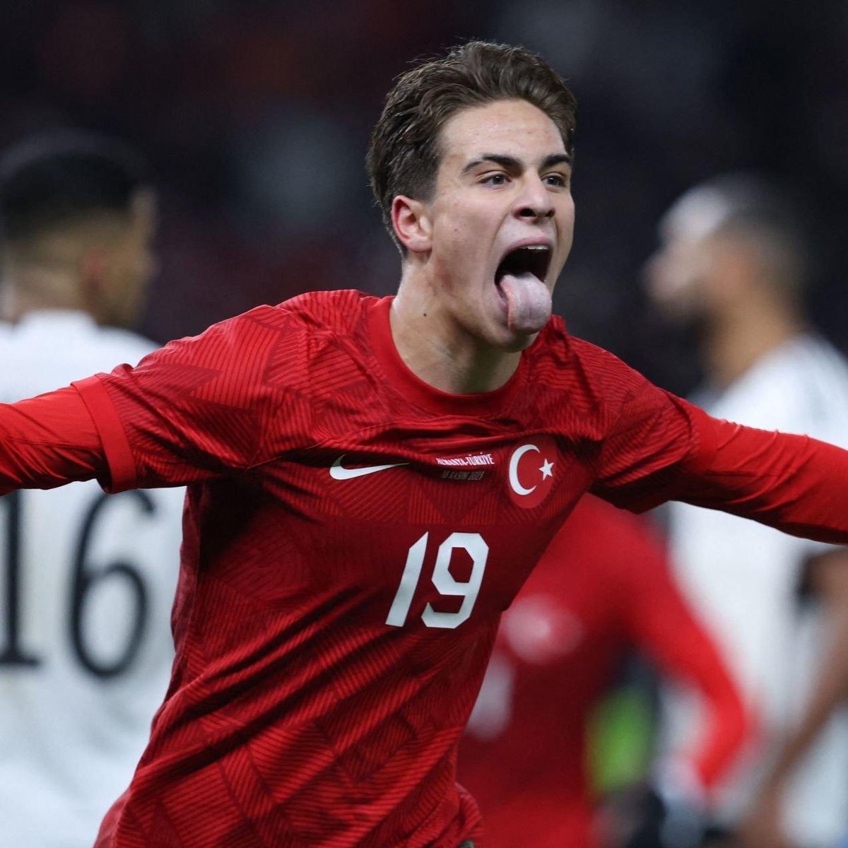 Se segna e fa questa esultanza regalo 100€ a chiunque fa RT...