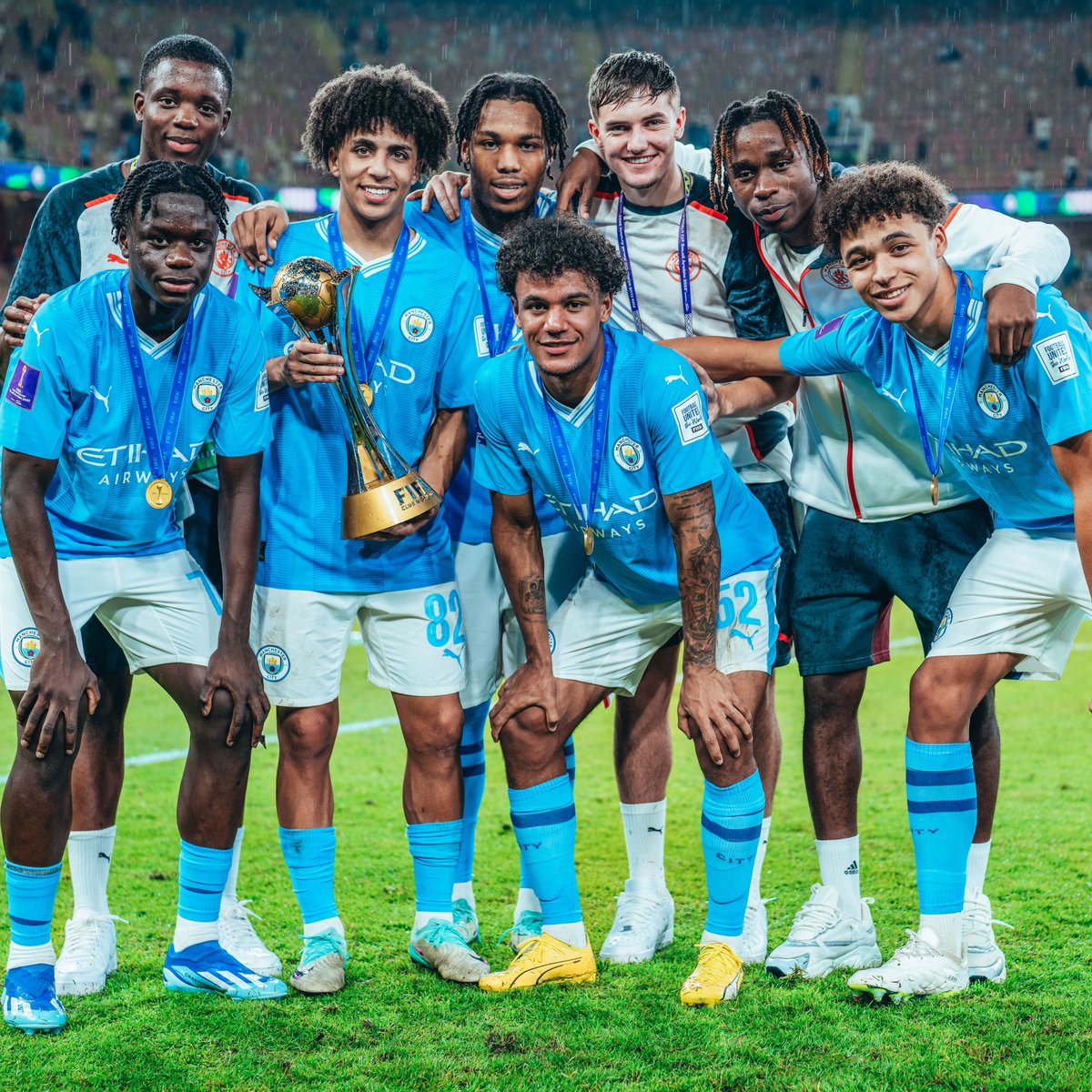ManCity's tweet photo. Made in Manchester! 🐝 https://t.co/pCtnbN0cAX