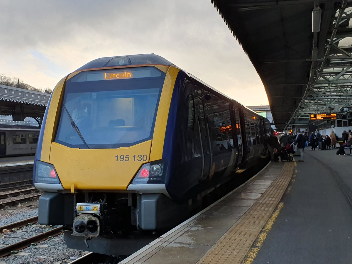 JamesTGlossop's tweet image. Northern 195130 seen in Sheffield on the 14th December working the 13:39 to Lincoln Central. (14/12/2023) #Sheffield #Class195 #CAF #Northern #SouthYorkshire @northernassist