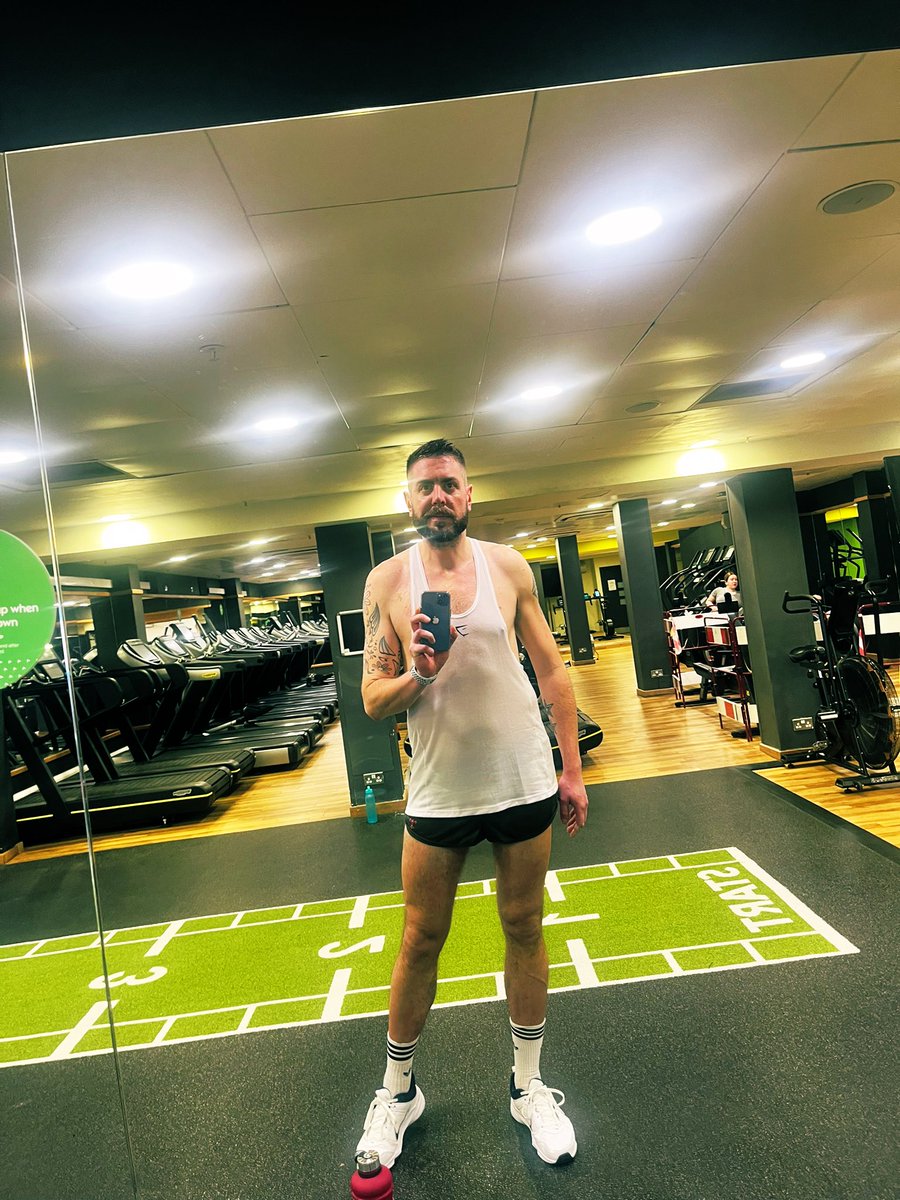 TimmyKernow's tweet image. Empty Gym! Starting the Christmas Holidays with 2 hours of Cardio💅🏻

“She’s a gym Gay Ladies &amp;amp; Gentleman” 
#BodyAttack #BodyStep #Selfie