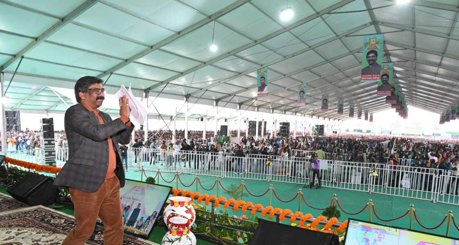 CM हेमंत सोरेन ने रामगढ़ के लोगों को दी करोड़ों की योजनाओं की सौगात, जानिए…- CM Hemant Soren gifted schemes worth crores to the people of Ramgarh, know…