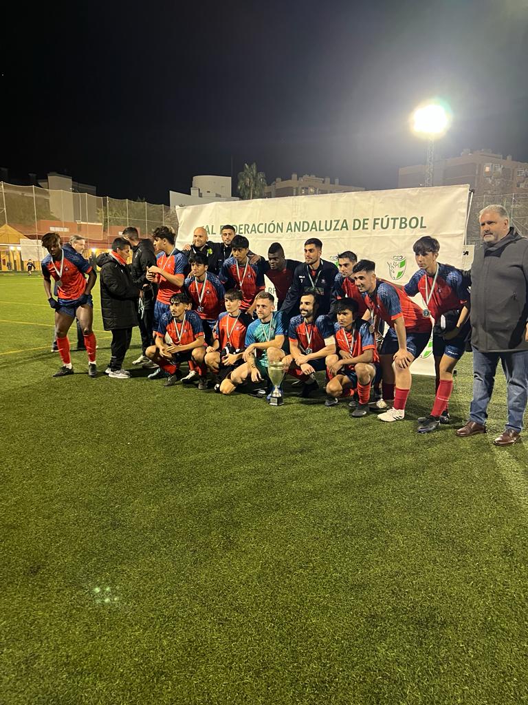 RFAFMalaga's tweet photo. 🏆 ¡NUEVOS CAMPEONES! El @Atl_Benamiel se proclama campeón de la fase provincial de la #CopaAndalucía tras imponerse al #CDTorrox
➡ @Atl_Benamiel 7-1 #CDTorrox (Global: 12-1)
👏 ¡Enhorabuena al equipo de Arroyo de la Miel y Benalmádena!
🏆 #CopaAndalucía https://t.co/5HNFWc1zuL