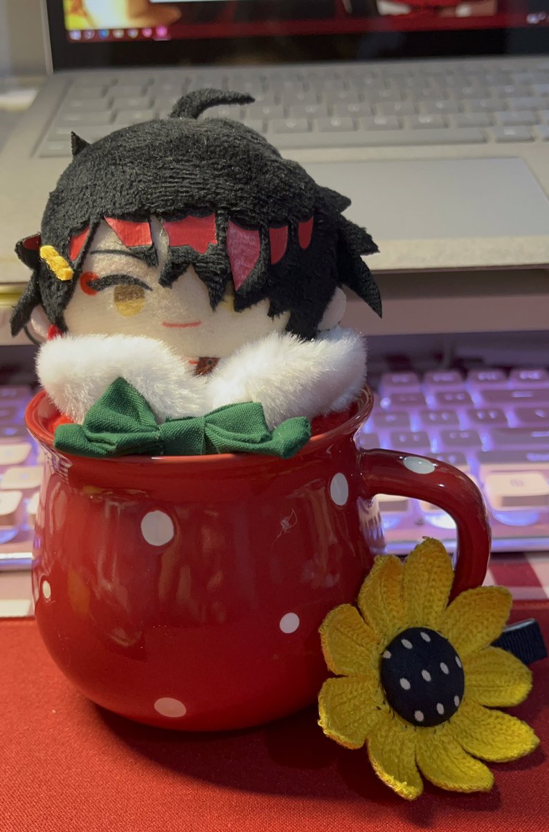 LLLuw_jinglu's tweet photo. A cup of Mipuppet☕️
and Christmas version～
#mipuppet #VoxAkuma https://t.co/fTK1V128qF