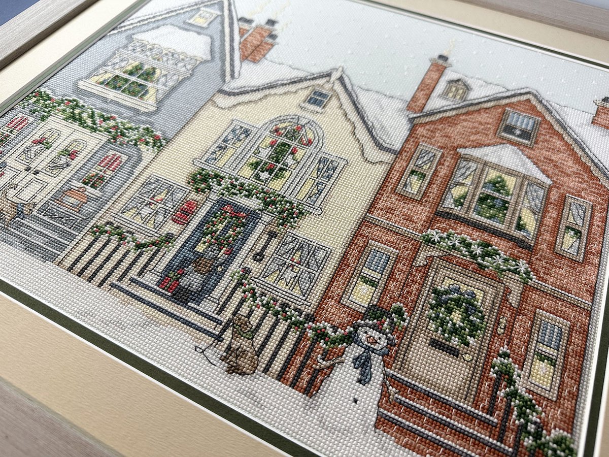 BlackSheepWools's tweet image. A cosy and festive, aptly named 'Snowy Street' cross stitch from #BothyThreads
What is your favourite Christmas film to watch whilst stitching / crocheting or knitting?

Find the kit here - ow.ly/7IzN50QkbXz