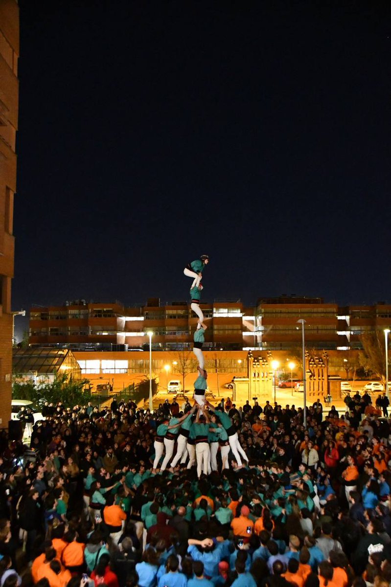 MILLOR ANIVERSARI DE LA HISTÒRIA

En el XXVIIIÈ Aniversari dels Arreplegats de la Zona Universitària a la Facultat de <a href="/BiologiaUB/">Facultat de Biologia UB</a> vam fer 5d7, el 4d8, el 3d8f, el Pd6f i 7Pd4. Tot descarregat.

Celebreu-ho, descanseu i ens tornem a trobar al segon tram amb molt més!

#castellers