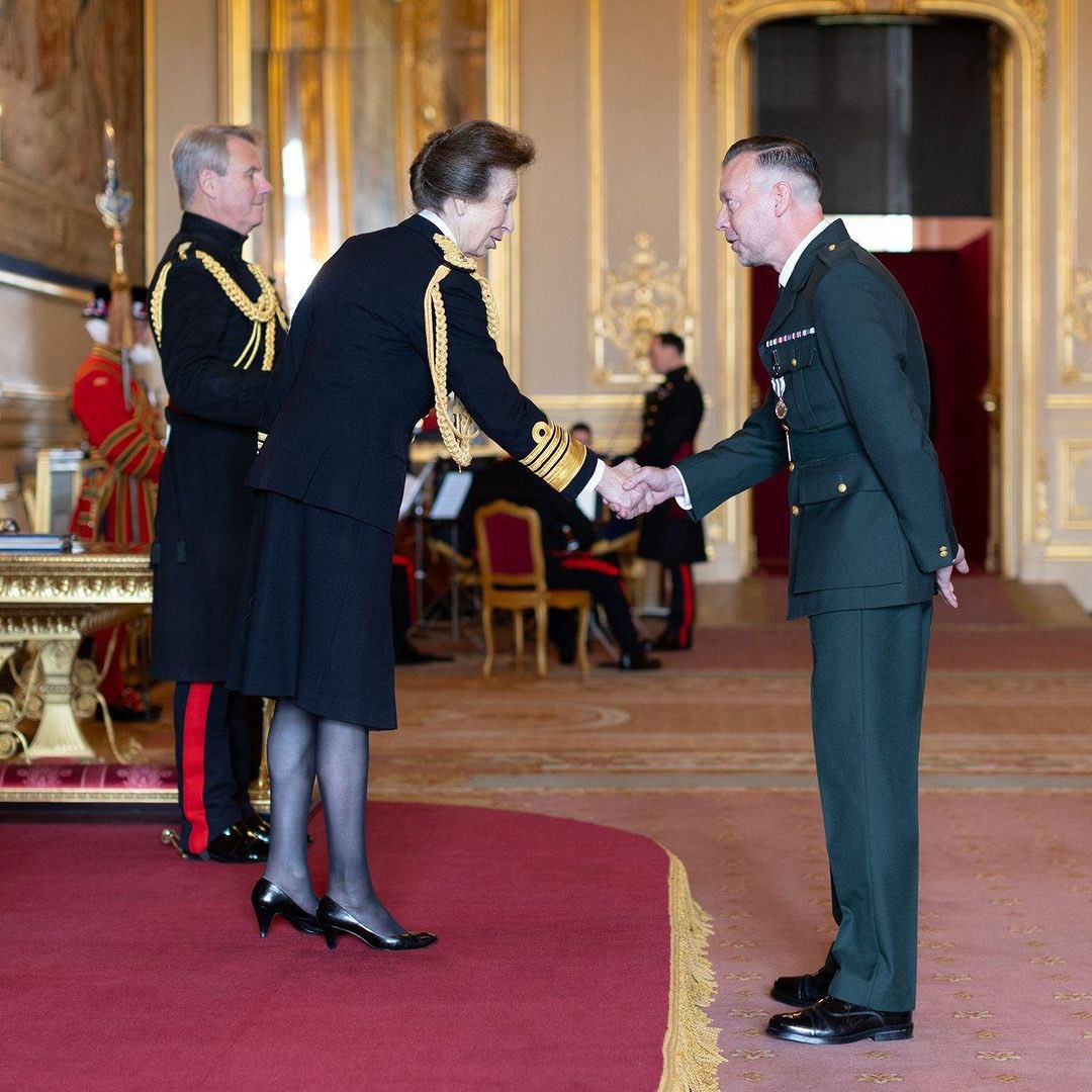 NHSEnglandLDN's tweet photo. Royal recognition for a selfless paramedic. 🎖️

Meet @ldn_ambulance paramedic Nigel, who has been honoured with the rare King’s Ambulance Medal after delivering over 26,000 presents to children spending Christmas in hospitals in London. 

1/3 https://t.co/Sf3kdn2yqM