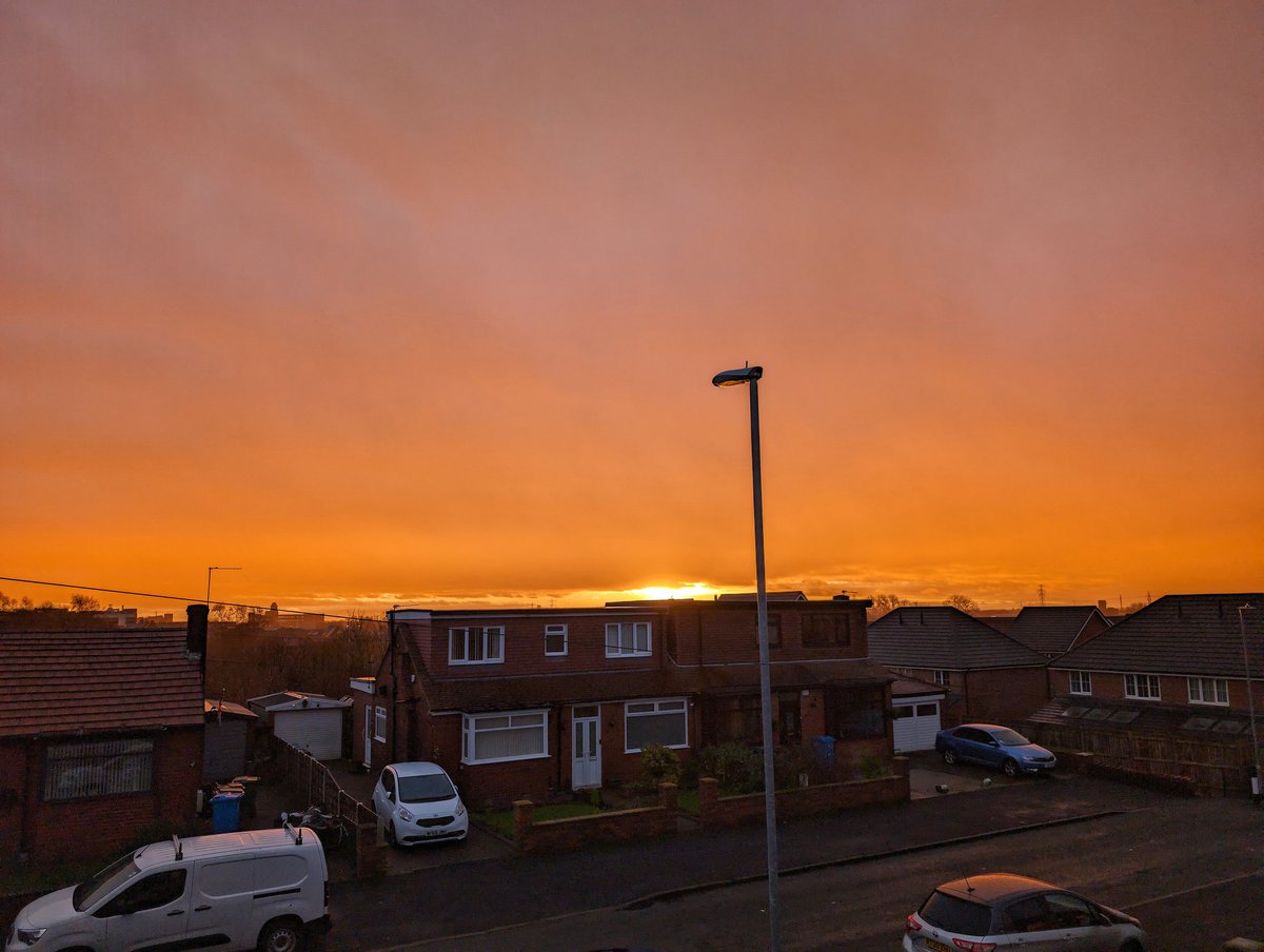 Oldham Weather tweet media