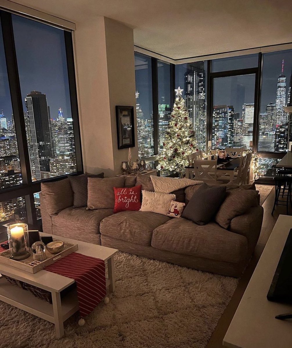 tmbIrpics's tweet photo. Christmas atmosphere 🌲❄️ NYC https://t.co/P7aGGwksjF