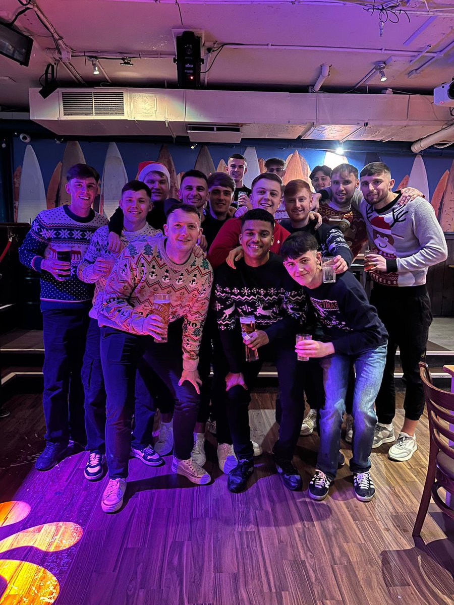 ReservesTown's tweet photo. Merry Christmas everyone 🍻🎅🏼🎄 https://t.co/rFcI31j08F