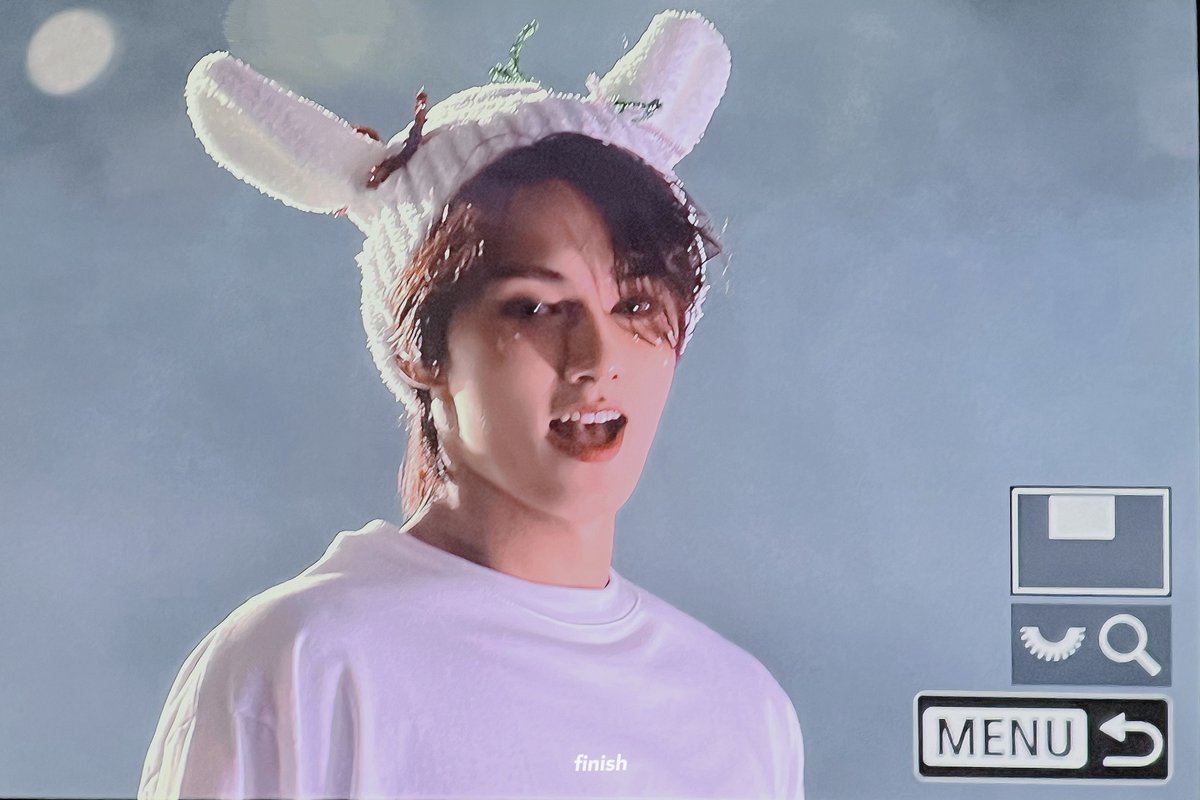 231223 🐰
 #준 #JUN #SEVENTEEN