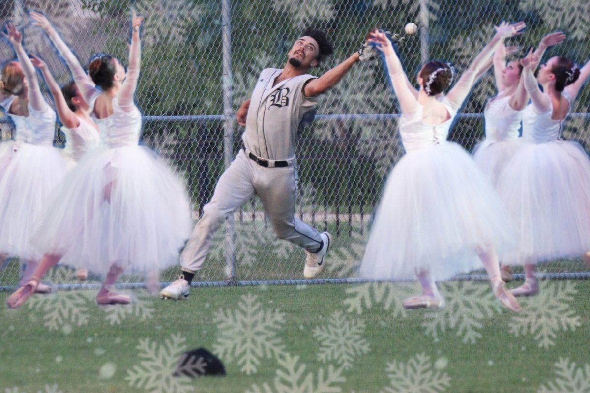 In the style of <a href="/Topps/">Topps</a> Holiday let's celebrate being a little closer to the start of the <a href="/MetroMinny/">Metro Minny</a> #townball season! 1/3