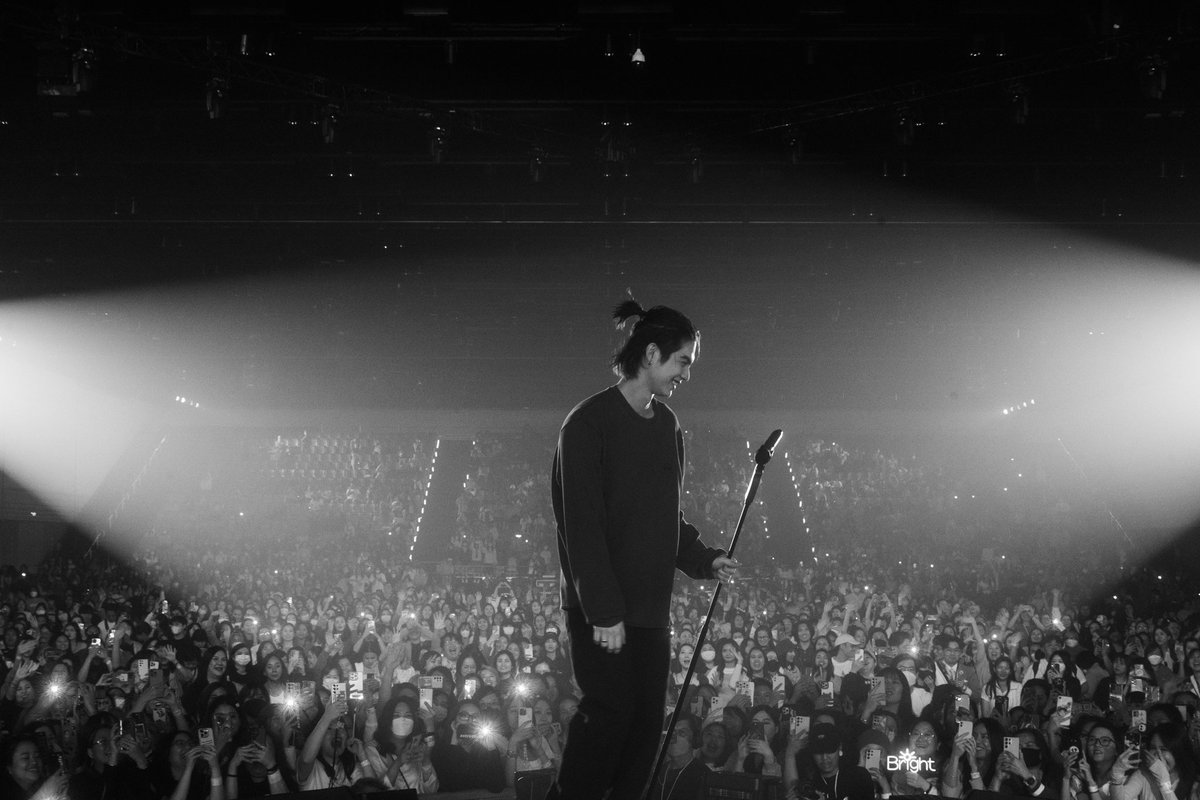 cloud9_ent_ofc's tweet photo. I'm feeling incredibly happy today! Can't wait to see you tomorrow.

#BRIGHTsHomeParty 
#Cloud9Ent 
#bbrightvc https://t.co/ndMRNQg7nF
