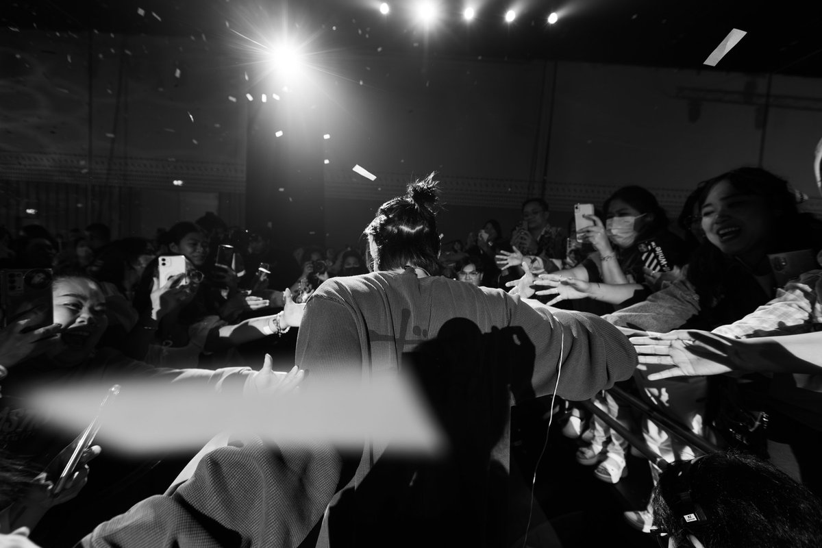 cloud9_ent_ofc's tweet photo. I'm feeling incredibly happy today! Can't wait to see you tomorrow.

#BRIGHTsHomeParty 
#Cloud9Ent 
#bbrightvc https://t.co/ndMRNQg7nF