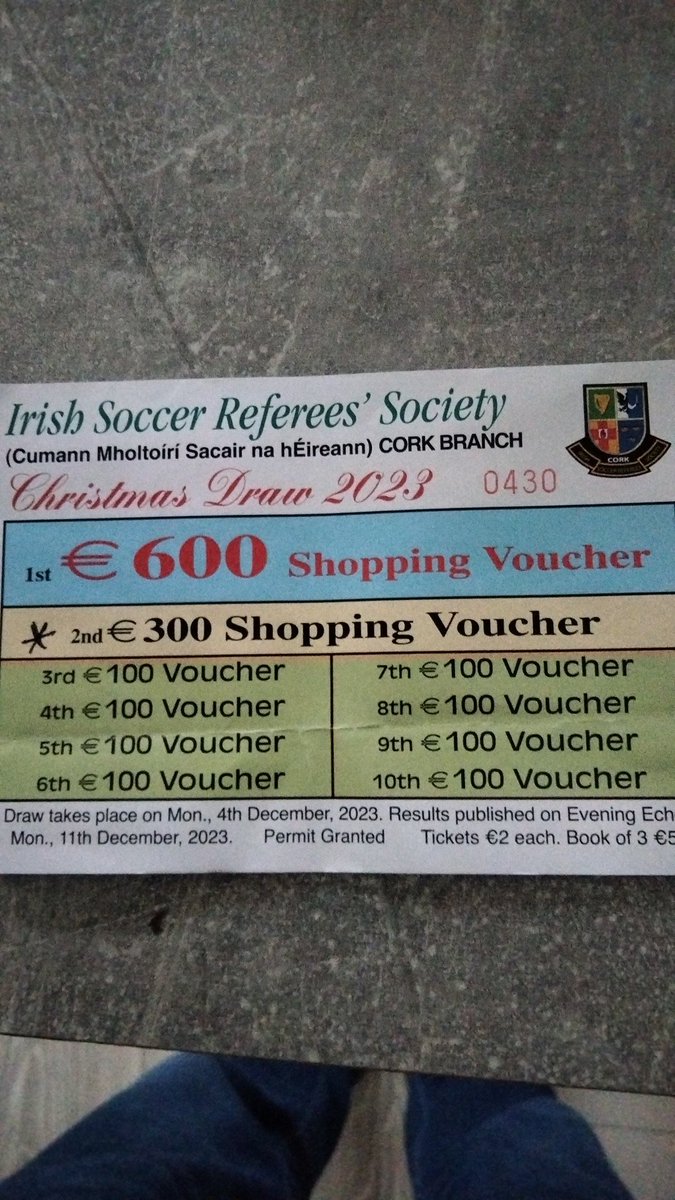 BrianDmighty2's tweet photo. Won second prize in the Referees Christmas draw....3 more Xmas wins and we should be about even https://t.co/48BtgQY1yT