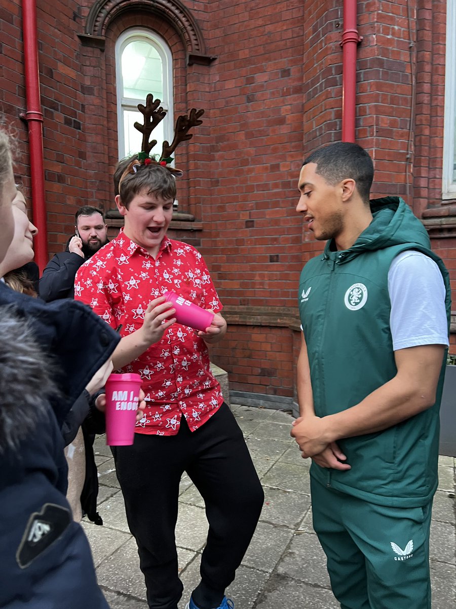The grotto visit was a special treat for our students too! 
1. Lacey with @Omarikellyman 
2. Felix explaining our male mental health campaign #amimanlyenough to @youritielemans 
@AVFCOfficial
