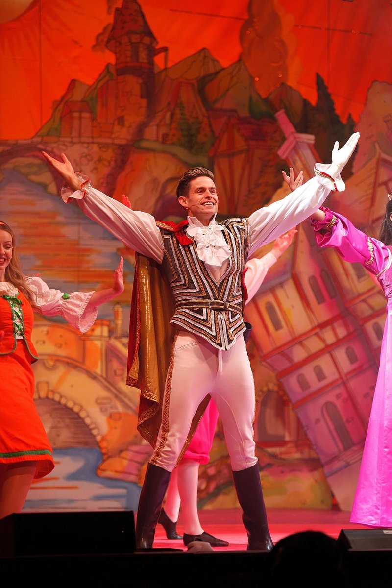 Carl Tracey (@carlt_official) on Twitter photo THIS excited for Christmas! 🎄 But first, 3 more packed out shows for <a href="/Imagine_Theatre/">Imagine Theatre</a> <a href="/Thehexagon/">The Hexagon, Reading</a> #ReadingPanto THIS excited for Christmas! 🎄 But first, 3 more packed out shows for <a href="/Imagine_Theatre/">Imagine Theatre</a> <a href="/Thehexagon/">The Hexagon, Reading</a> #ReadingPanto