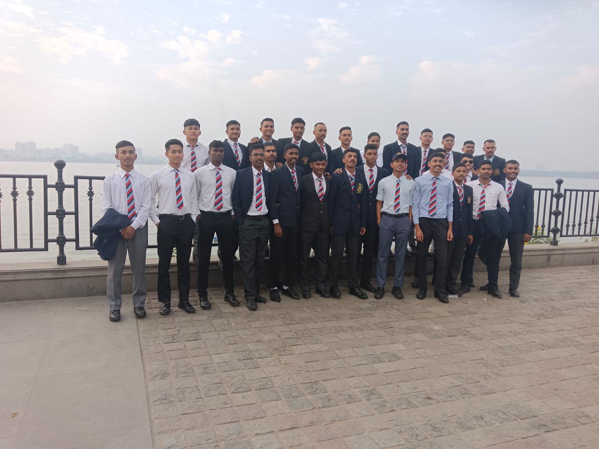 Cadets attending Air Att Camp at AF Hakimpet visited various places in Hyderabad like Salarjung museum, Charminar and Tank bund.
#ExploreandLearn